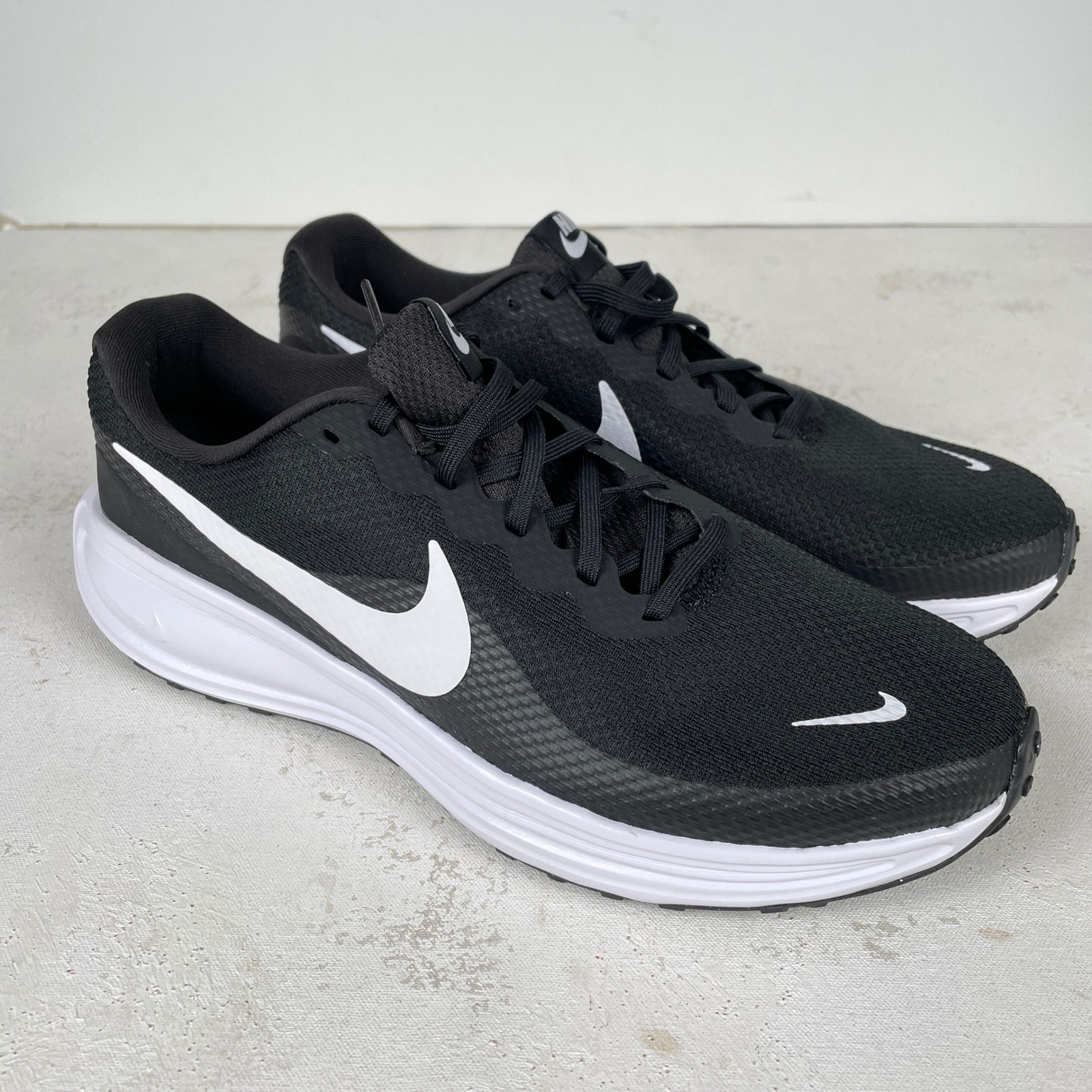 Nike Revolution 8 Womens Running Shoe Size 11 Hq1996001 BlackWhite Road